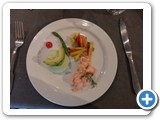 Bavarois d'avocat,petits légumes et crevettes cocktail